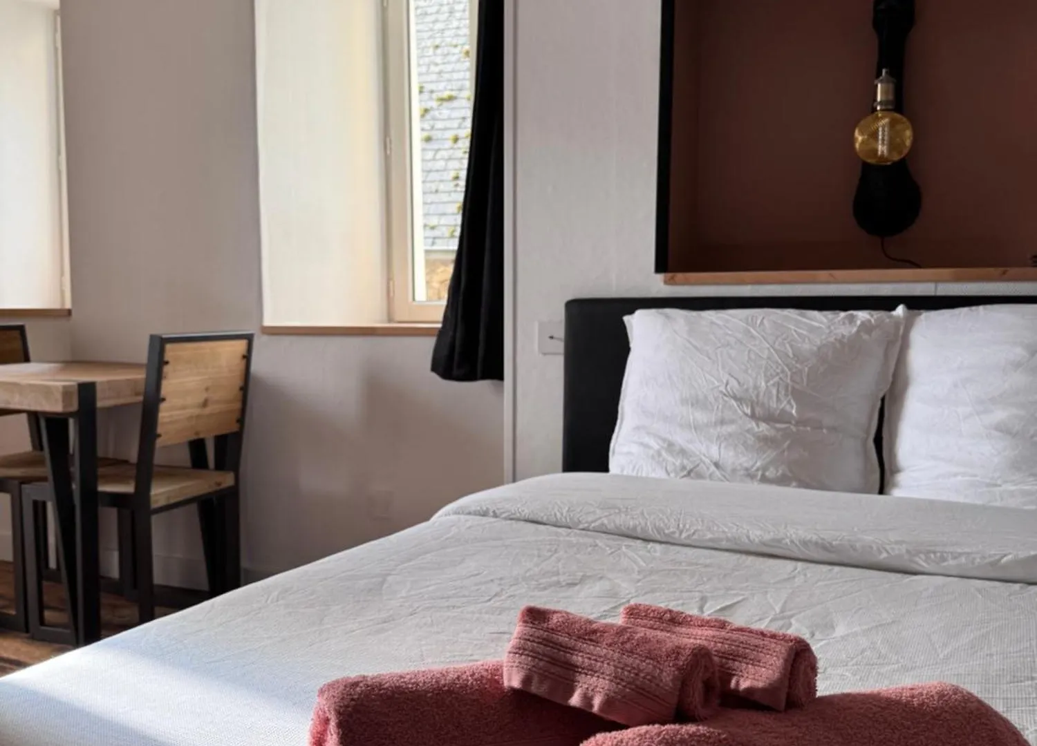 Le Studio Pontrieux 0*,  Франция